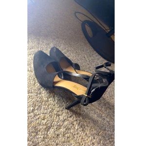 Some cute high heels.